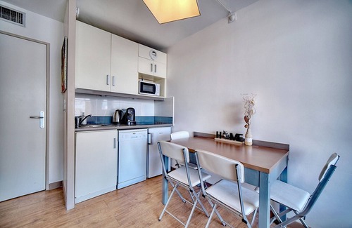 Cannes Old Town Apartment | ELEGANT 2 PIECES PISCINE PROCHE PLAGES A1B235