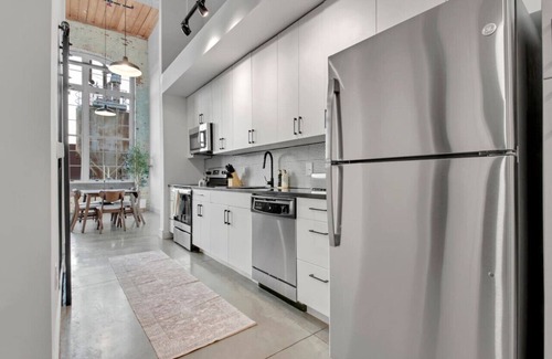 Judson Apartment | Elegant 2BD Escape | Prime Location near DT GVL