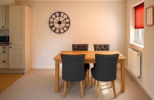 Thirsk House | Elegant 2BD Townhouse in Thirsk: Cozy & Stylish