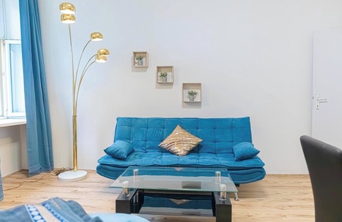 Rudolfsheim-Funfhaus Apartment | Elegant 2BR Apt Steps from Westbahnhof