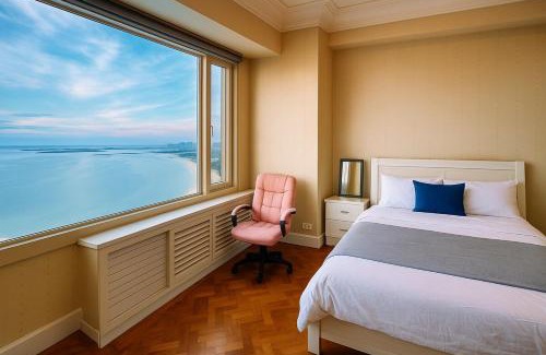 Ermita Apartment | Elegant 2BR Manila Bay Sunset near US Embassy