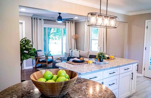 Clemmons House | Elegant 2BR Retreat Spa Showers Chef Kitchen Near Hospitals & Parks