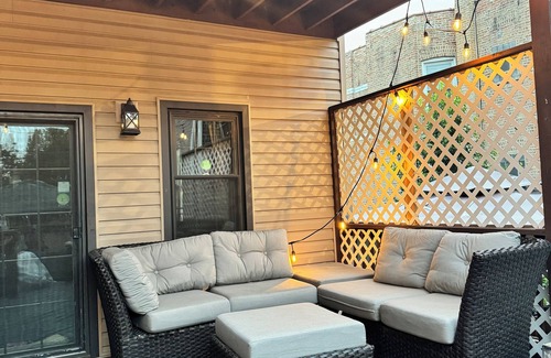 Irving Park House | Elegant 3-Bed, 3-Bath Home in Chicago <25-minutes to O’Hare & Downtown + Parking