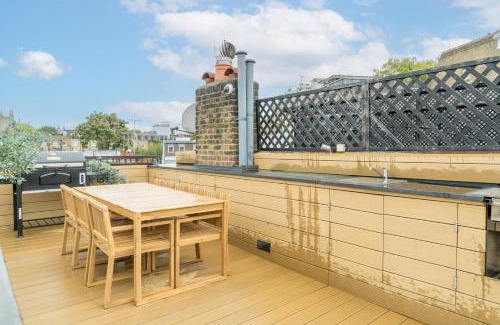 Knightsbridge Apartment | Elegant 3-Bed Knightsbridge House with Terrace
