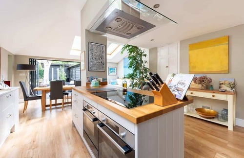 Cambridge House | Elegant 3 beds Victorian house with parking
