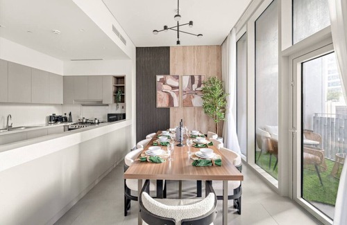 Dubai Apartment | Elegant 3BR Harbour | Stay City Views & Pool Access in Prime Location