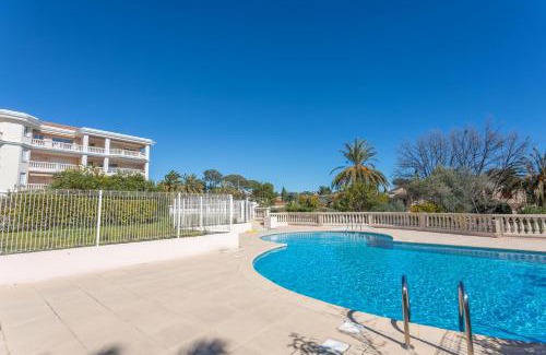 Saint-Raphael Apartment | Elegant 45m² Piscine Terrasse