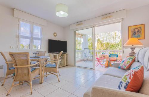 Saint-Raphael Apartment | Elegant 45m² Piscine Terrasse