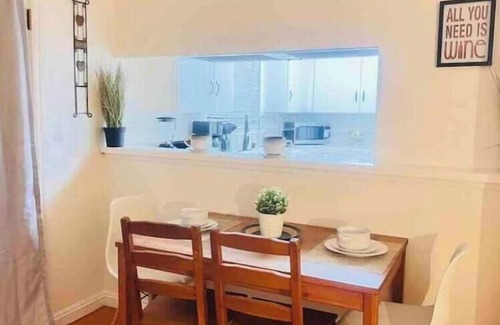Riverside House | Elegant 5-Bedroom Riverside home with BBQ, AC, WiFi, Fitness, amenities and more