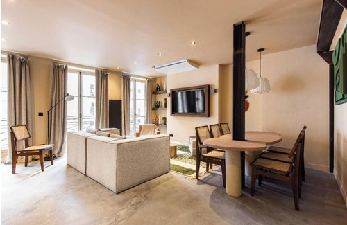 Les Halles Apartment | Elegant 5BR Apartment for 12 – Prime Location in Paris 1st eme
