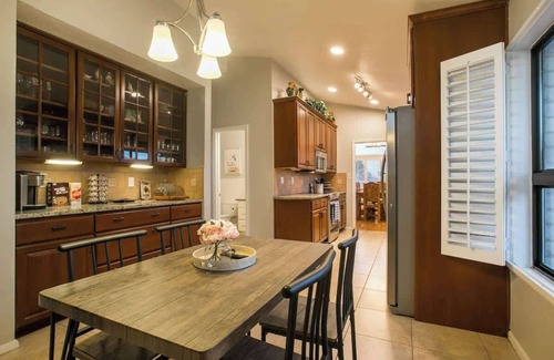 Paradise Hills Civic House | Elegant 5BR Home w/*Heated* Pool & Pool Table