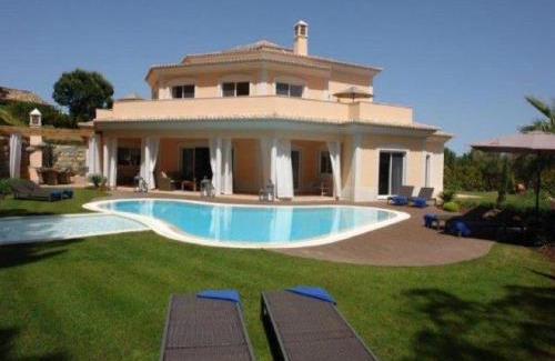 Almancil Villa | Elegant 6 Bedroom Villa Villa Arden Games Room With Snooker Table And Table Tennis Quinta Do Lago