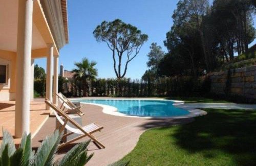 Almancil Villa | Elegant 6 Bedroom Villa Villa Arden Games Room With Snooker Table And Table Tennis Quinta Do Lago