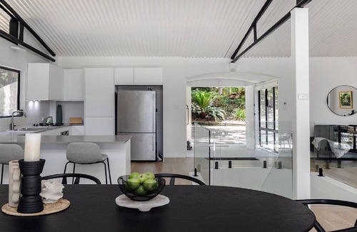 Macmasters Beach House | Elegant abode only moments to Macmasters Beach