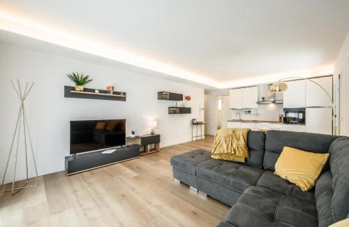 Faenza Apartment | Elegant Apartment - Free WiFi, Private Parking & Air Conditioning