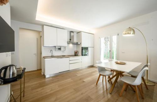 Faenza Apartment | Elegant Apartment - Free WiFi, Private Parking & Air Conditioning