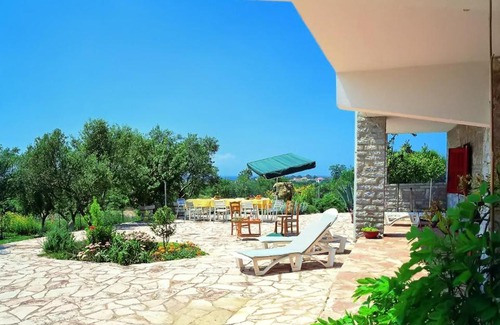 Skafidia Apartment | Elegant Apartment in Agios Ilias with Sea View