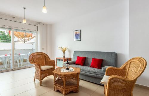 Lloret de Mar Apartment | Elegant Apartment in Lloret de Mar, 85 m² with Pool