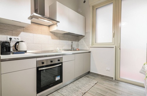 Catania City Centre Apartment | Elegant Apartment in the Center of Catania with Terrace and Etna View -StesicoROOM