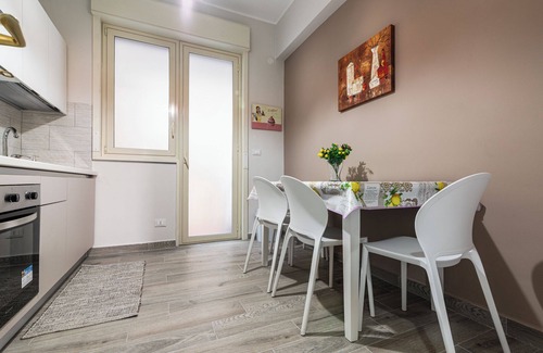 Catania City Centre Apartment | Elegant Apartment in the Center of Catania with Terrace and Etna View -StesicoROOM