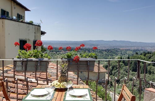 Florence Apartment | Elegant Apartment On The Hill
