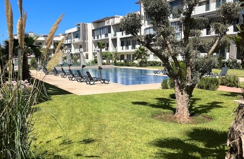 Dar Bouazza Apartment | Elegant apartment with pool view