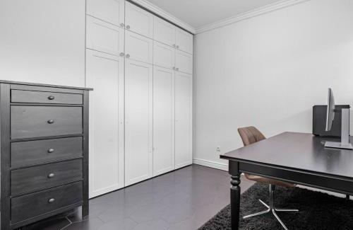 Novaky Apartment | Elegant Apartment with Parking