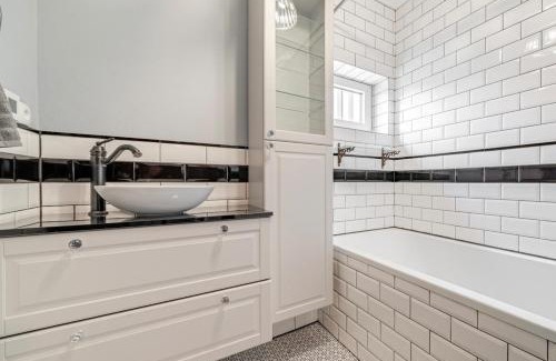 Novaky Apartment | Elegant Apartment with Parking