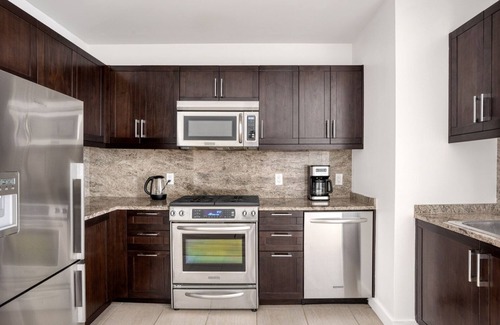 Back Bay East Apartment | Elegant Back Bay 1BR w/W/D, Gym & Roof, nr Copley Sq, by Blueground