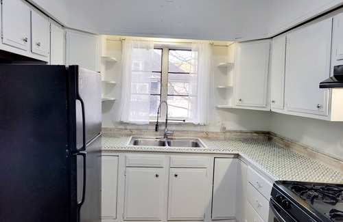 Brighton Apartment | Elegant & Bright 2-Bedroom in Historic Park Ave