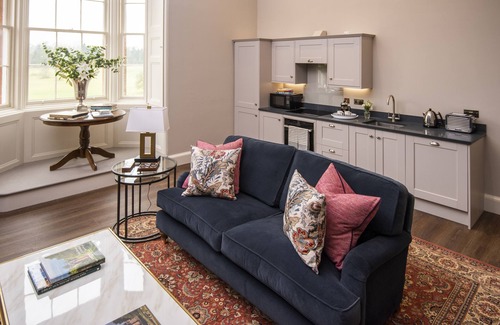 Lauder Apartment | Elegant castle apartment for six people