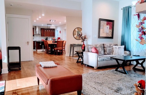 Asheville House | Elegant Central Ruby- Around the Corner DWTN AVL 2BDRMs/1 BATH-3 beds sleeps 4