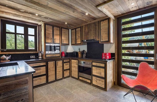 Le Raffort Ski Chalet | Elegant Chalet with Hammam, Fireplace, Near Ski Lift