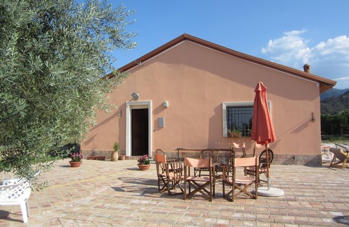 Corigliano Calabro House | Elegant country house