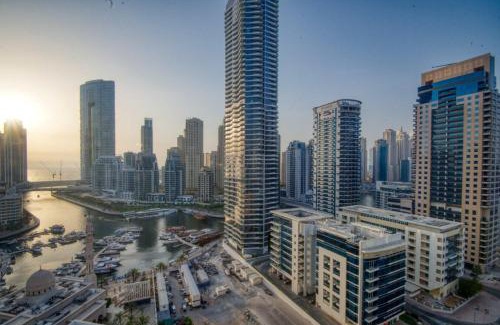 Dubai Marina Apartment | Elegant Cozy Marina Home