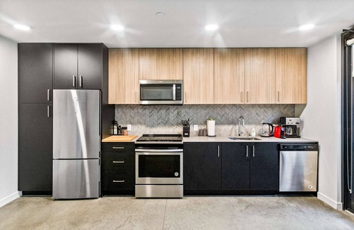 Downtown Apartment | Elegant design meets optimal location amid the natural beauty of Downtown Redmond.