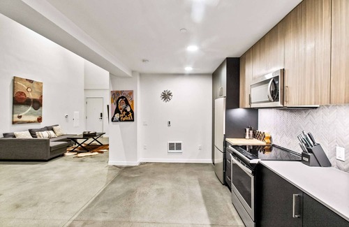 Downtown Apartment | Elegant design meets optimal location amid the natural beauty of Downtown Redmond.