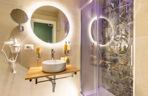 Tuscolano Apartment | Elegant Double Room in the Heart of the Peaceful Colli Albani Area