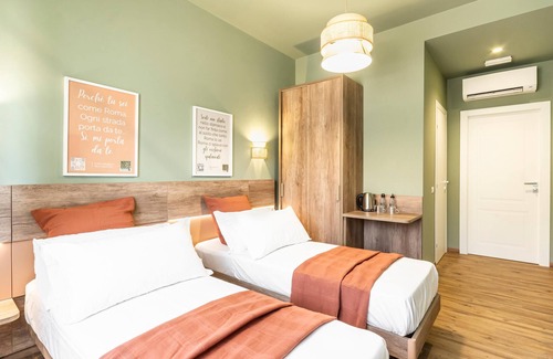 Tuscolano Apartment | Elegant Double Room in the Heart of the Peaceful Colli Albani Area