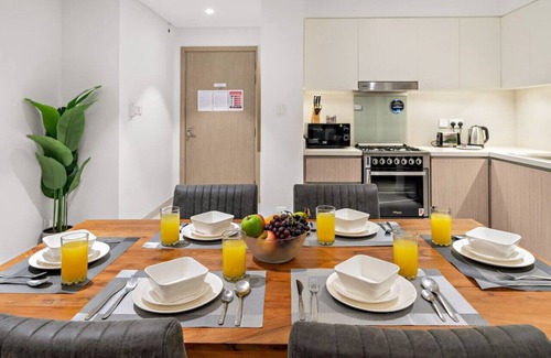 Dubai Apartment | Elegant Dubai 2BR | Family-Friendly, Gym & Waterfront