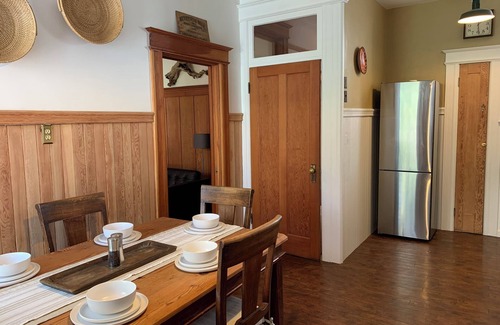 Russian Hill Condo | Elegant Edwardian North Beach apt with parking