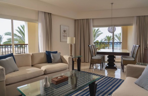Marsa Matruh Hotel | Elegant Space with Sea View and Swimming Pool - Steps from Almaza Bay