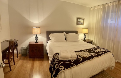 West Haven-Sylvan Condo | Elegant flat in gated community close to ST Vincent's Hosp. and NW Portland.