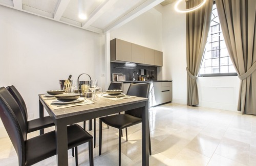 Cannaregio Apartment | Elegant Fornasa Vecia Canal View R&R
