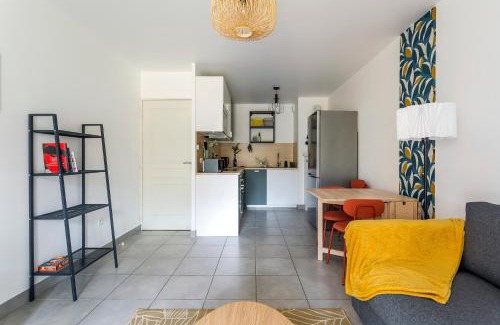 Saint-Romain-au-Mont-d'Or Apartment | Elegant apartment in the heart of the Mont d'Or