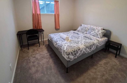 Airdrie House | Elegant guest suite with private entry & free parking