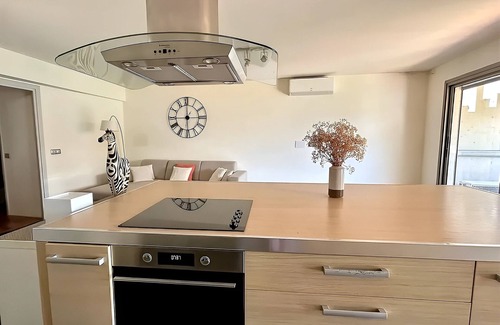 Mont Boron Apartment | Elegant Haven of Peace | Garage | Terrace | Garden | Residential Pool |WiFi