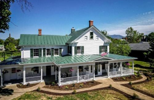 Luray House | Elegant Historic Suite with Mountain Views in Luray, Virginia