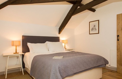 Tavistock House | Elegant Holiday Home in Tavistock with Garden, Barbecue, Fireplace