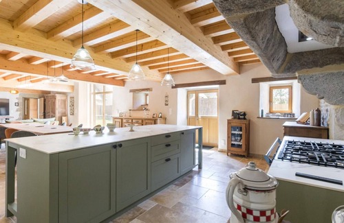 Ceaux Cottage | Elegant house near bay with parking and Wifi